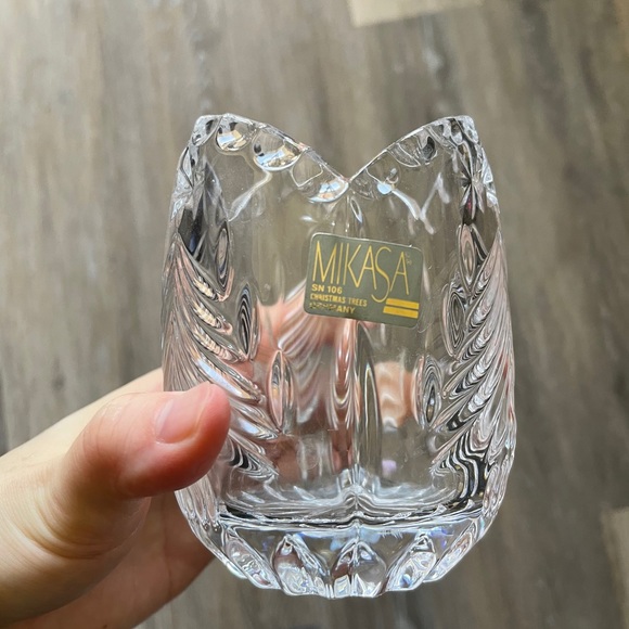 Mikasa Christmas tree cut crystal vase - Picture 3 of 4